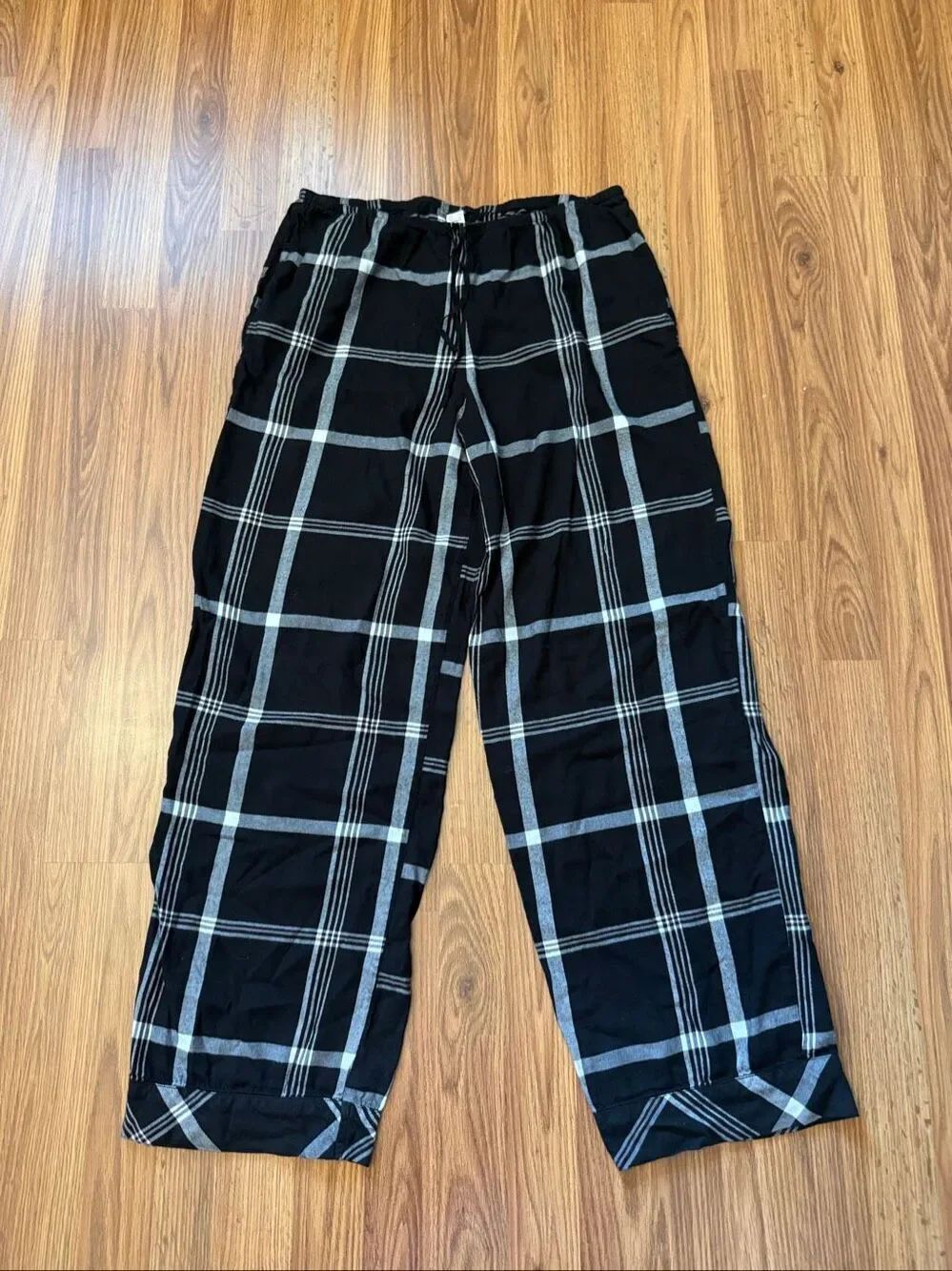 Victoria's Secret Women's Plaid Flannel Pajama Pants Black White Size Small